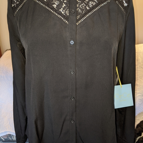 CeCe Medium Black blouse with lace - Picture 4 of 5